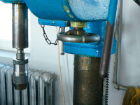 Vertical drilling machine